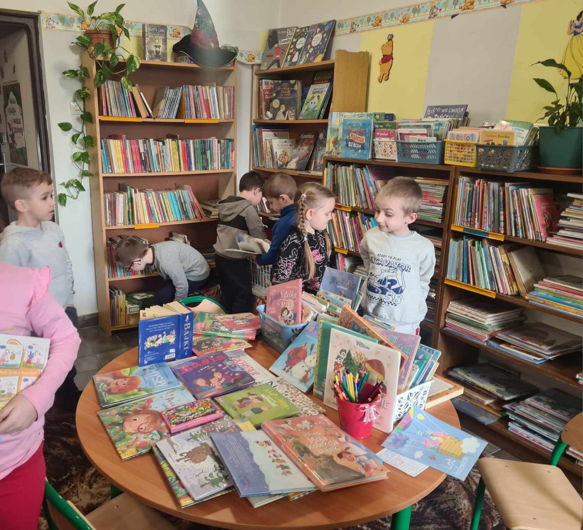 Lekcja biblioteczna w filii w Mikołajowicach